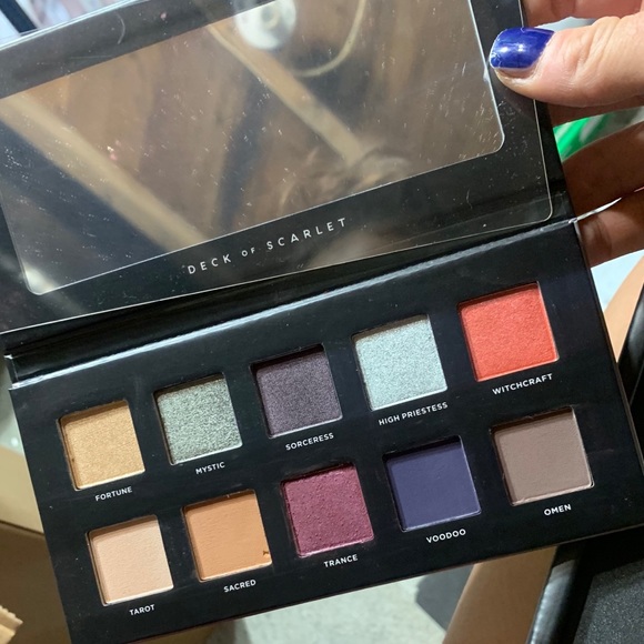 Deck of Scarlet ORACLE eyeshadow palette - Picture 6 of 7